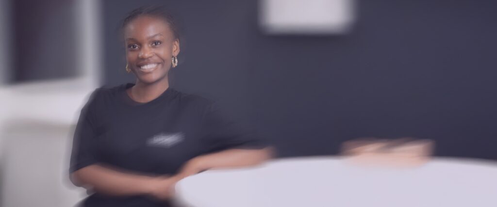 Julphie Makaya, étudiante en Mastère 1 Communication digitale et en alternance au sein de l’ISCAE